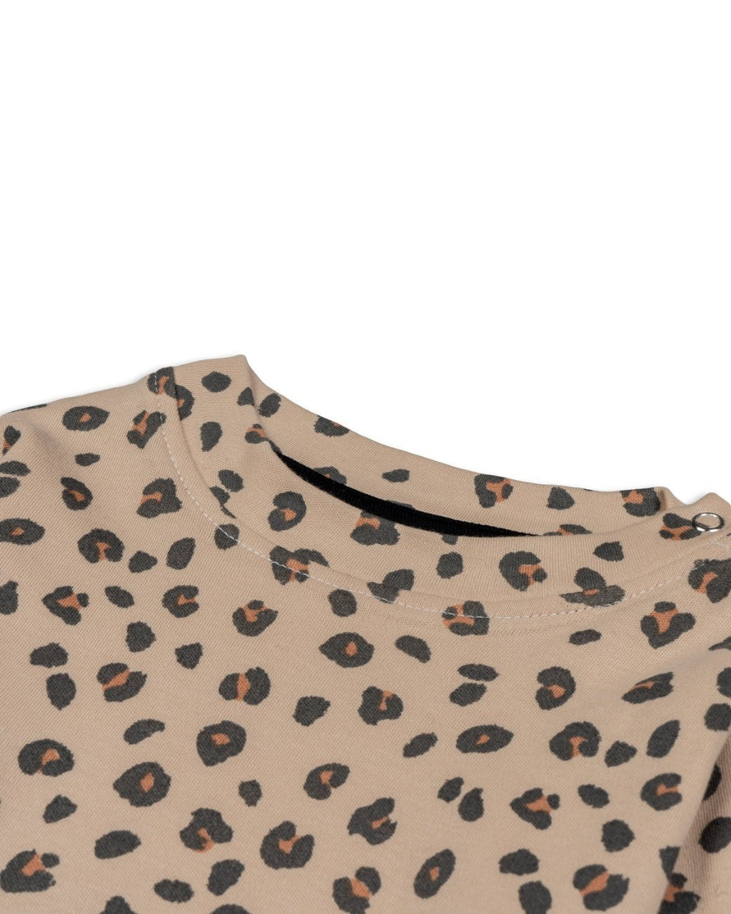 cheetah printed full sleeve baby pyjama set closeup