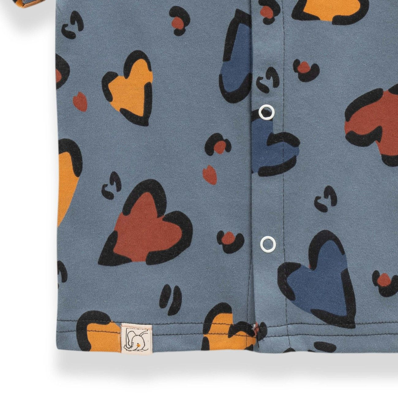 heartin printed baby clothing set closeup